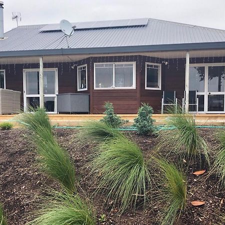 Pukeko Lodge Bnb New Plymouth Bagian luar foto