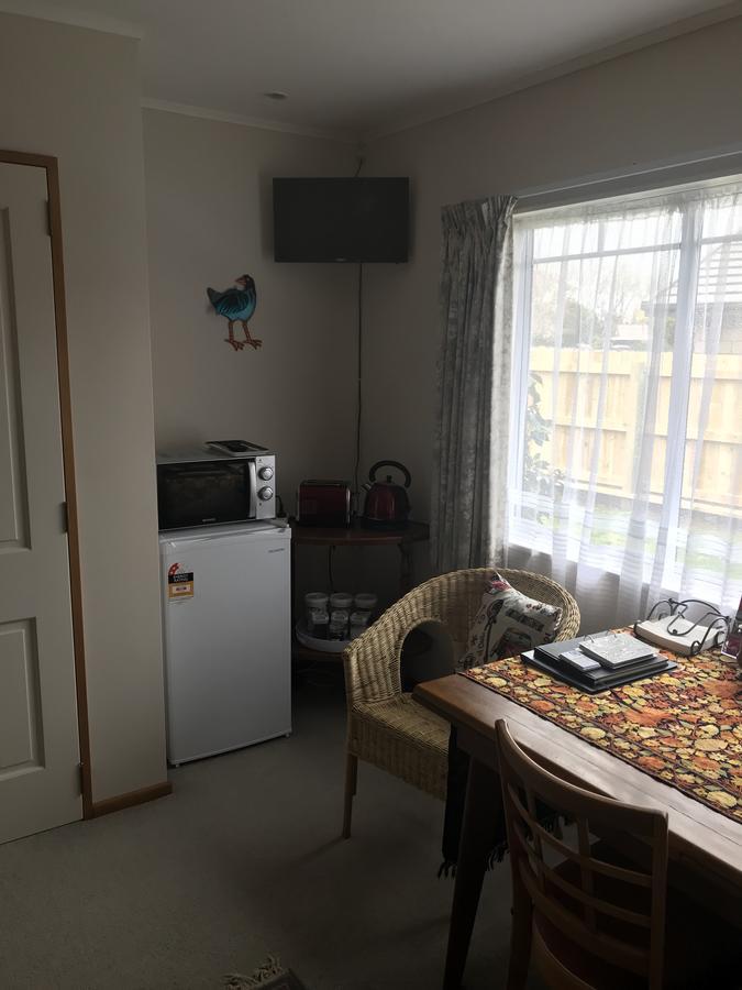 Pukeko Lodge Bnb New Plymouth Bagian luar foto