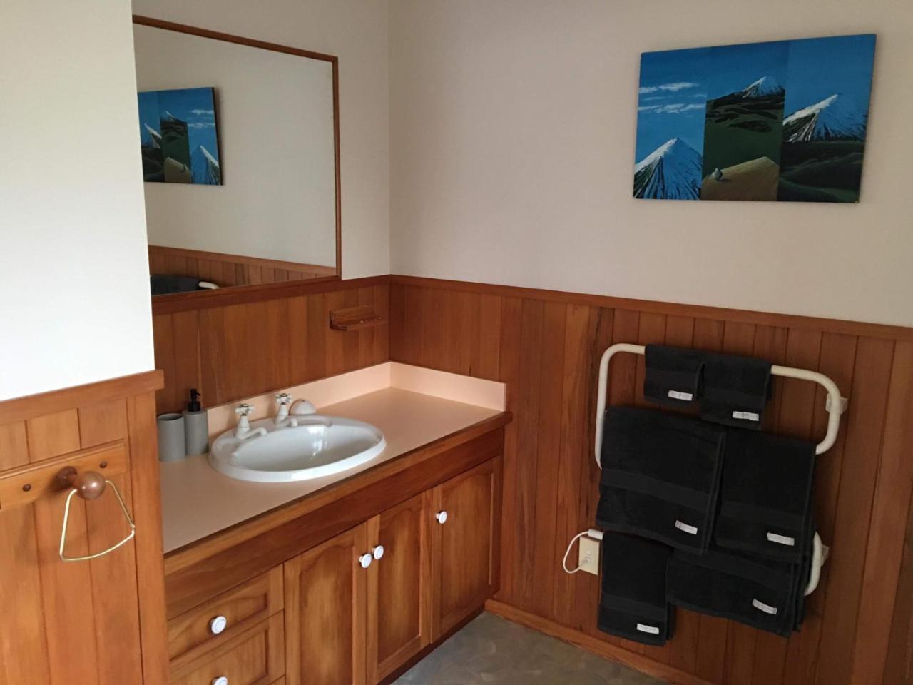 Pukeko Lodge Bnb New Plymouth Bagian luar foto